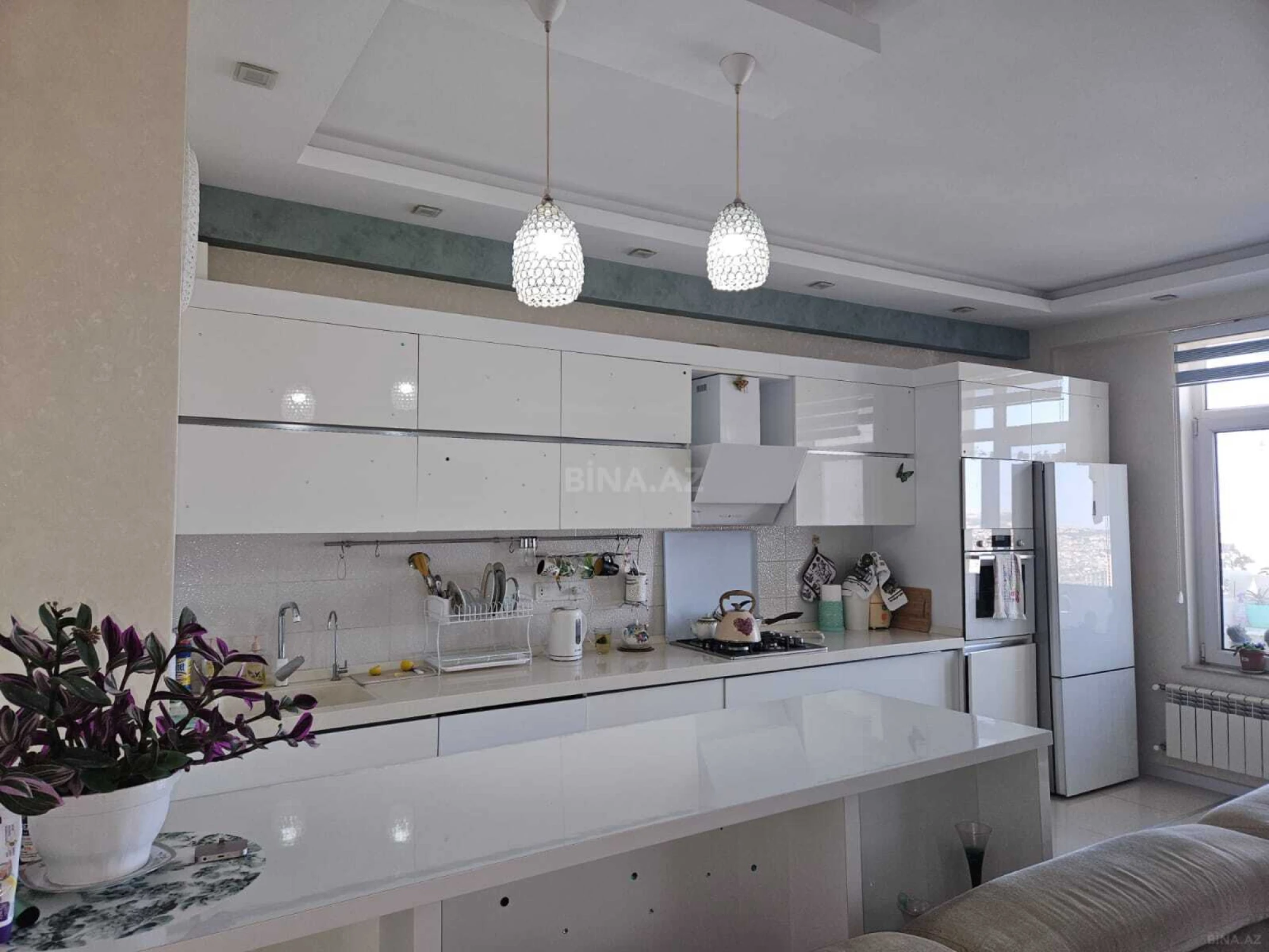 Kirayə verilir 2 otaqlı mənzil 105 m²