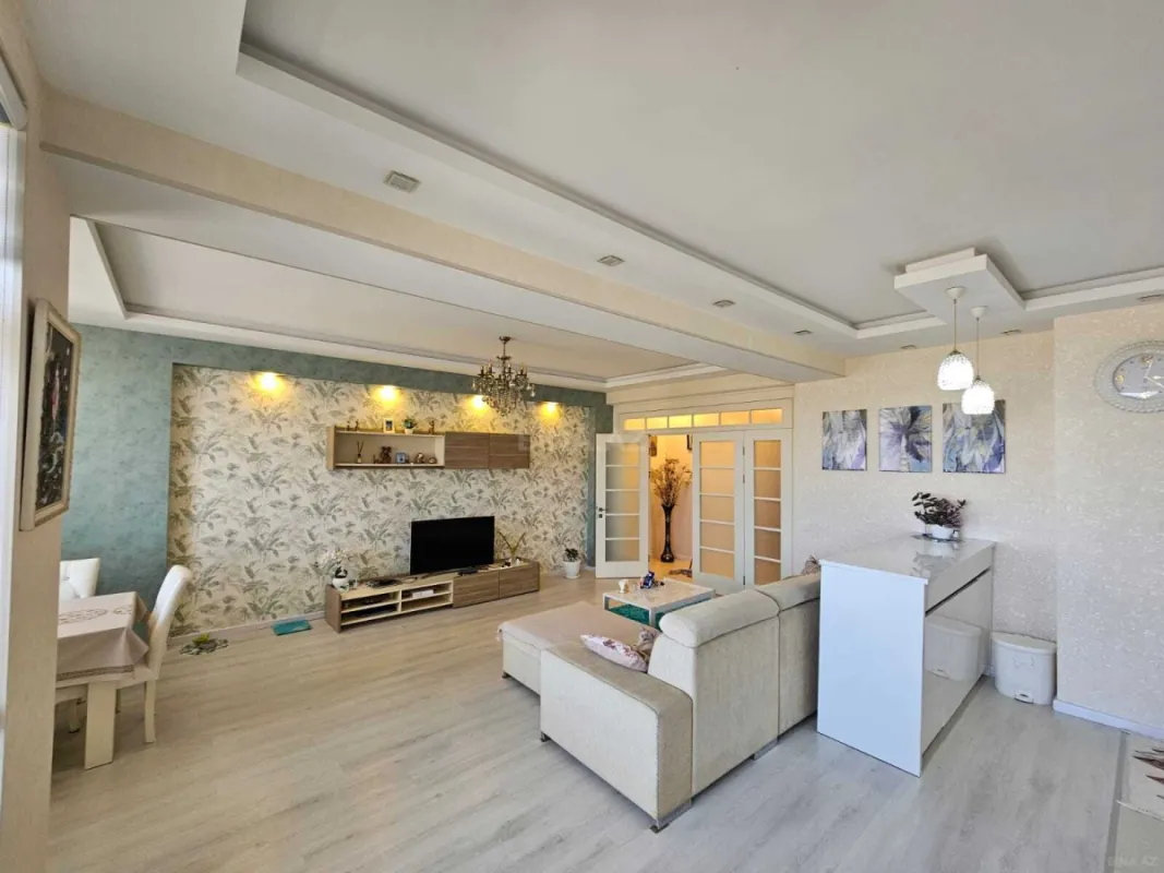 Kirayə verilir 2 otaqlı mənzil 105 m²
