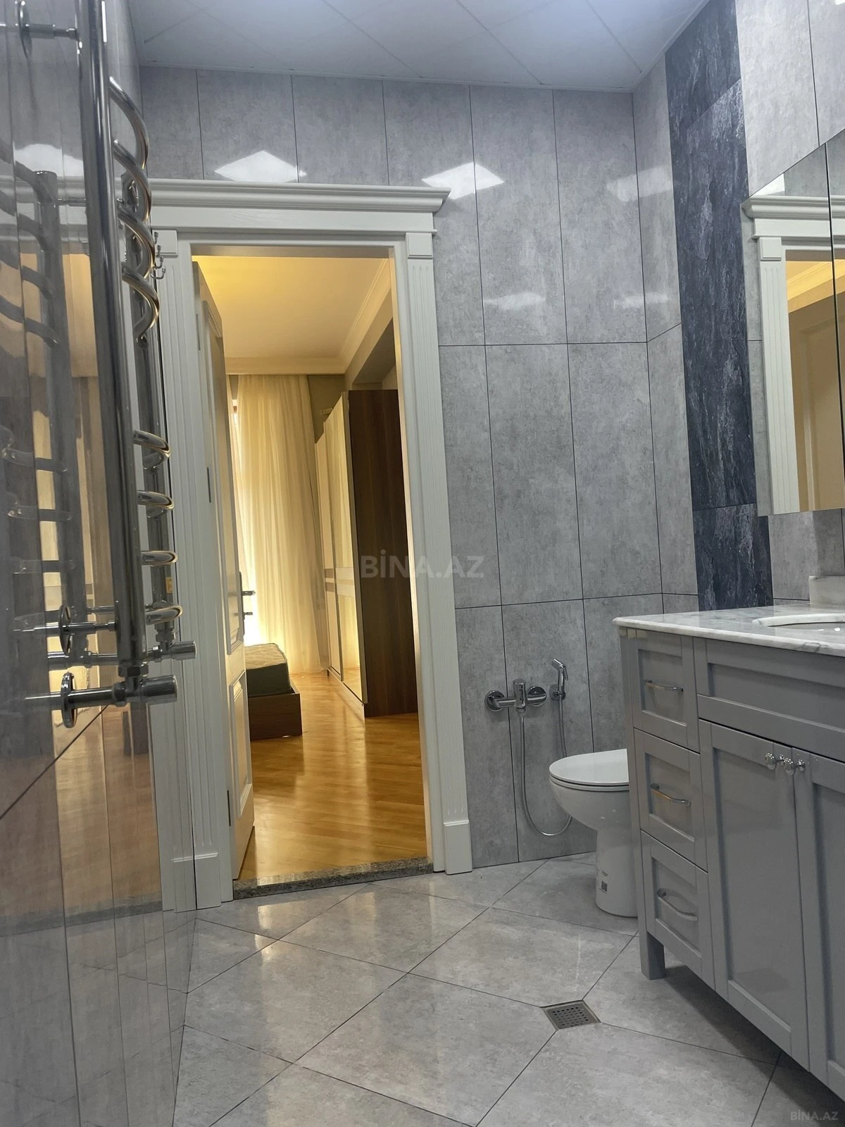 Kirayə verilir 3 otaqlı mənzil 155 m²