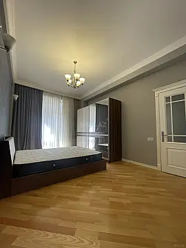 Kirayə verilir 3 otaqlı mənzil 155 m²