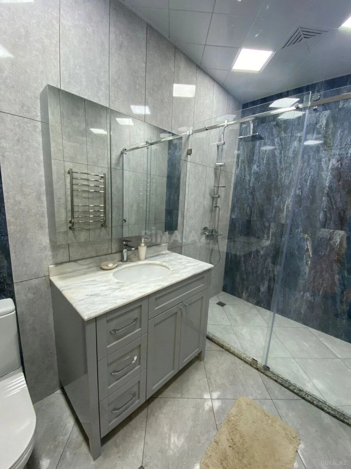 Kirayə verilir 3 otaqlı mənzil 155 m²