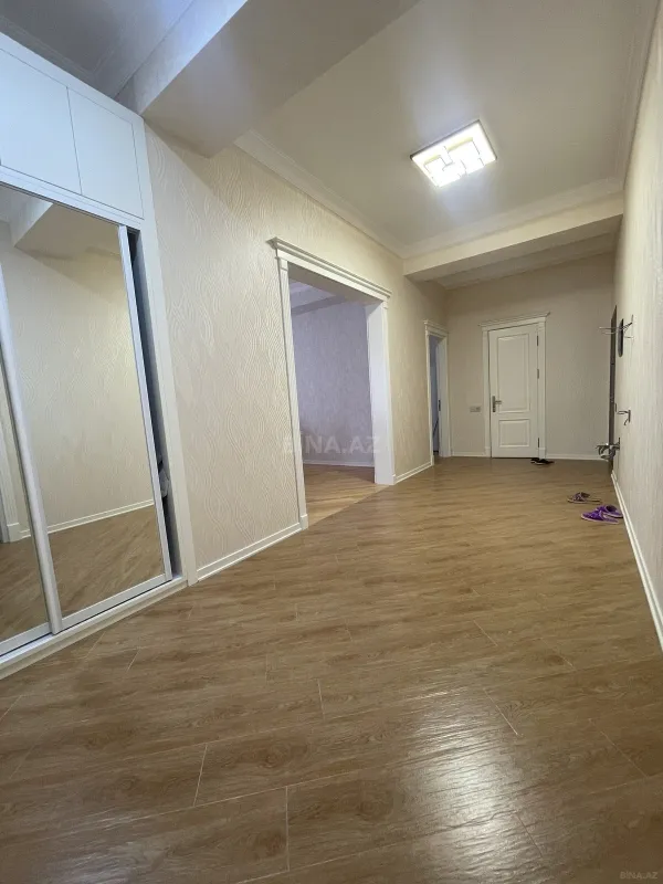 Kirayə verilir 3 otaqlı mənzil 155 m²