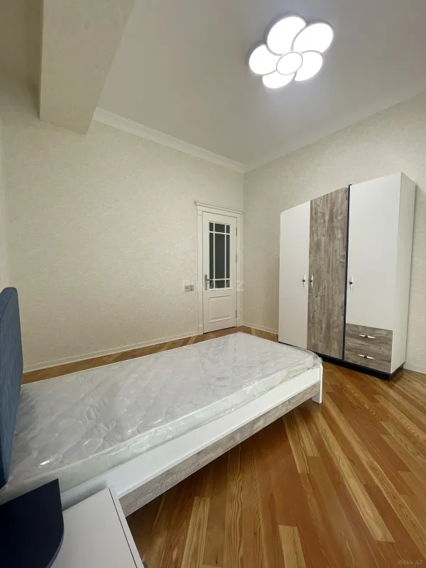 Kirayə verilir 3 otaqlı mənzil 155 m²