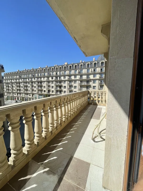 Kirayə verilir 3 otaqlı mənzil 155 m²