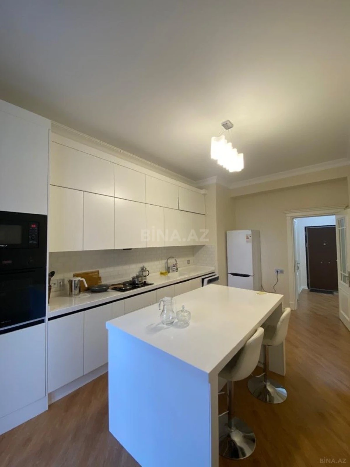 Kirayə verilir 3 otaqlı mənzil 155 m²