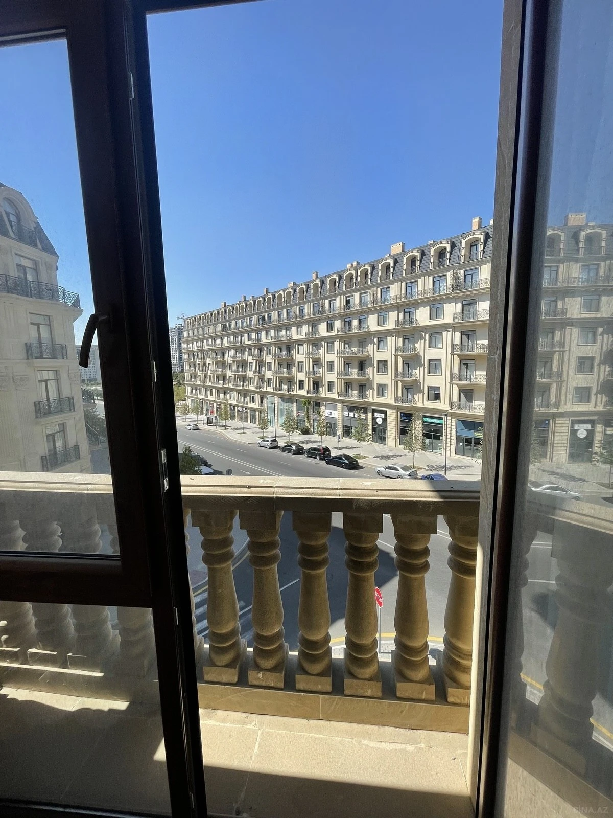 Kirayə verilir 3 otaqlı mənzil 155 m²