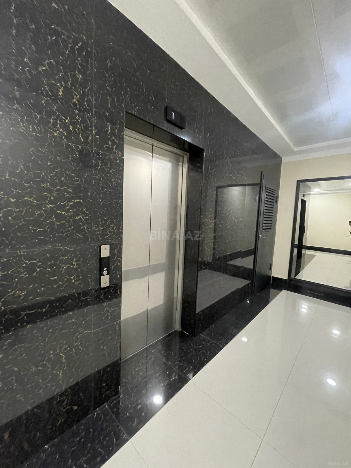Kirayə verilir 3 otaqlı mənzil 155 m²