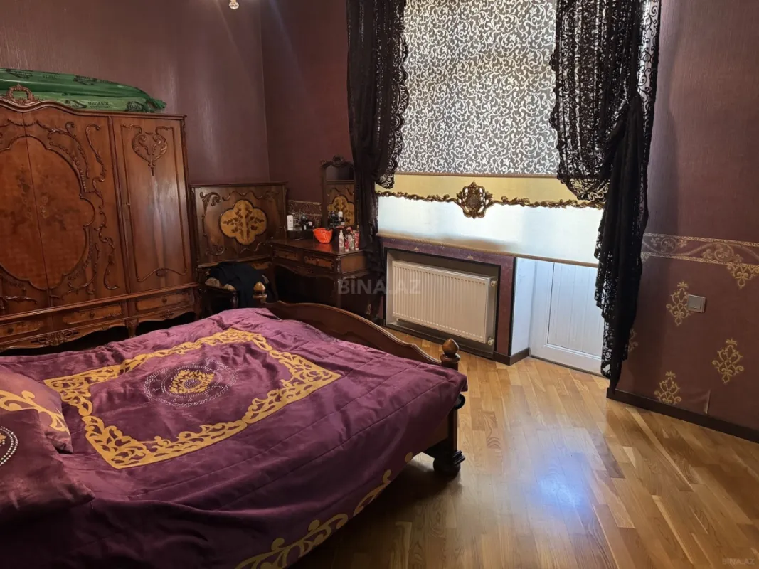 Satılır 3 otaqlı mənzil 125 m²