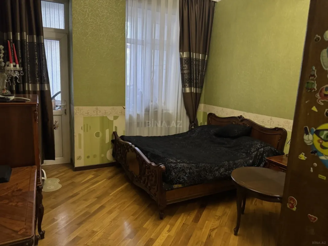 Satılır 3 otaqlı mənzil 125 m²