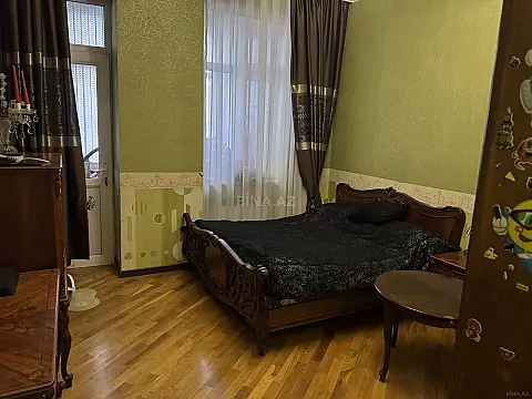 Satılır 3 otaqlı mənzil 125 m²