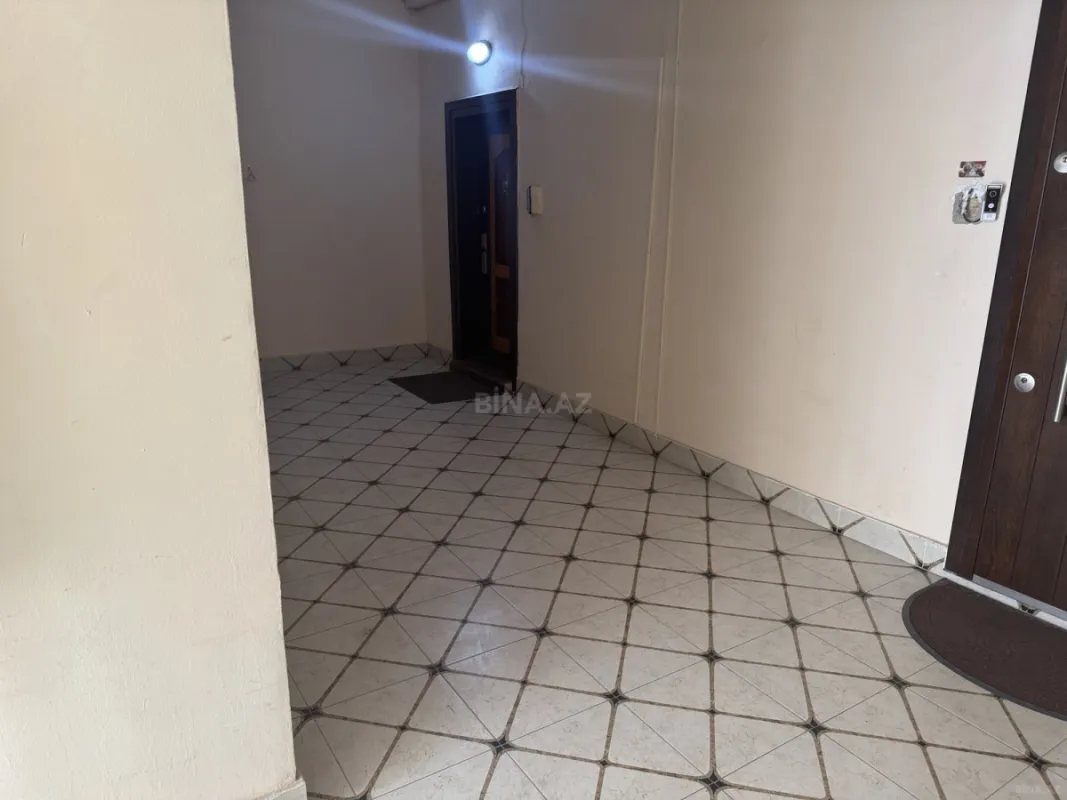 Satılır 3 otaqlı mənzil 125 m²