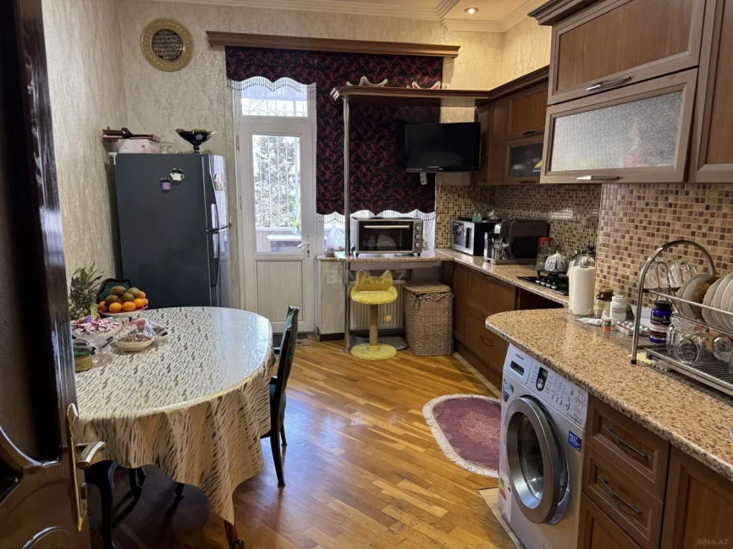 Satılır 3 otaqlı mənzil 125 m²