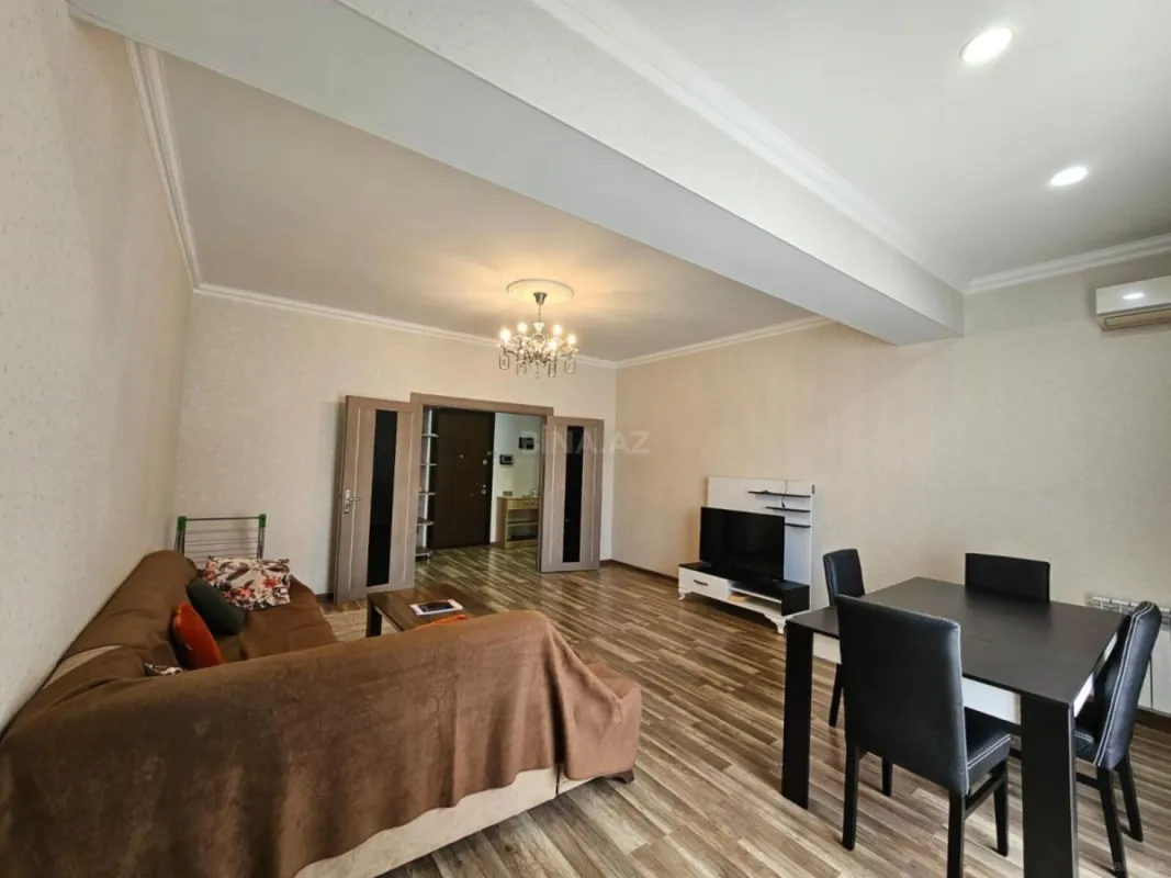 Kirayə verilir 2 otaqlı mənzil 92 m²