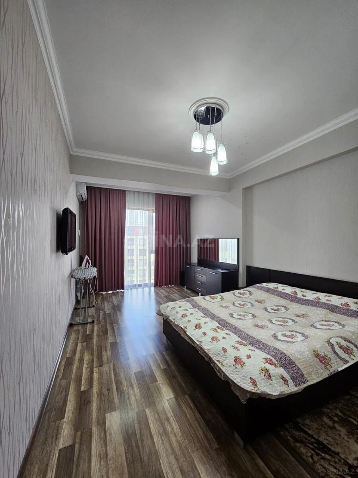 Kirayə verilir 2 otaqlı mənzil 92 m²