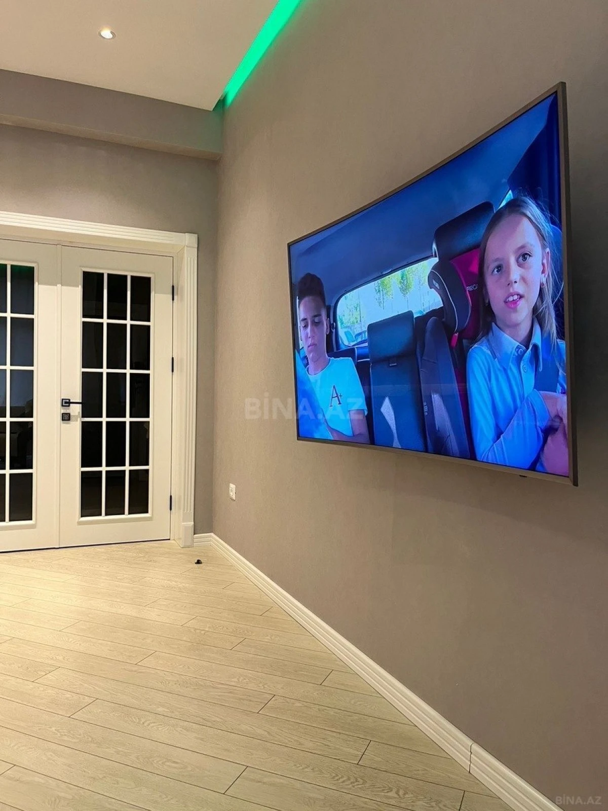 Satılır 2 otaqlı mənzil 88 m²