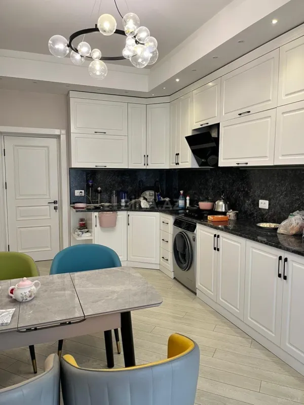 Satılır 2 otaqlı mənzil 88 m²