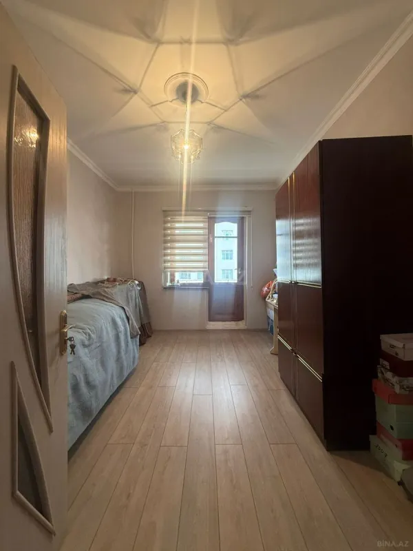 Satılır 5 otaqlı mənzil 120 m²