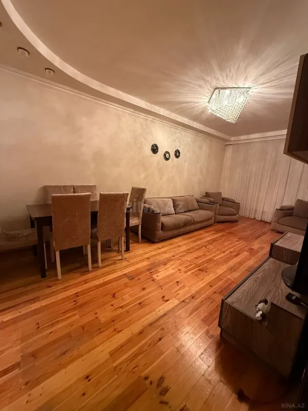 Satılır 5 otaqlı mənzil 120 m²