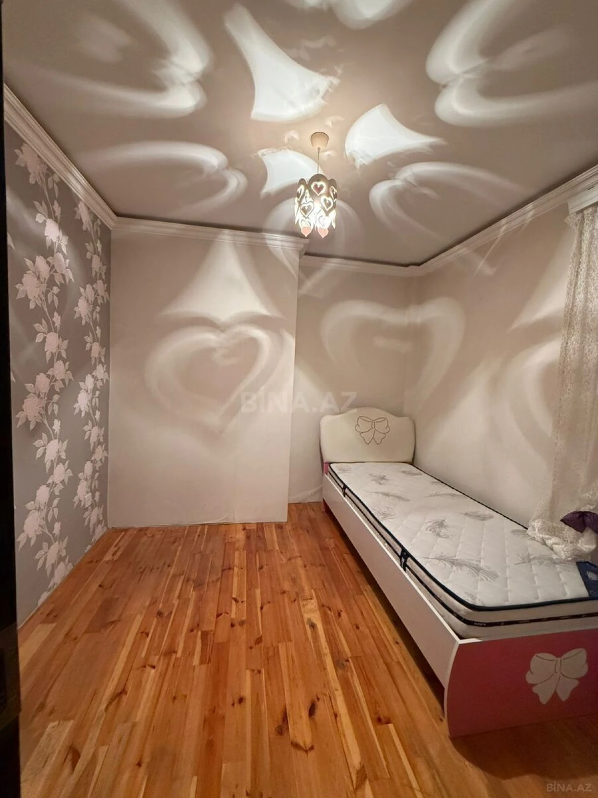 Satılır 5 otaqlı mənzil 120 m²