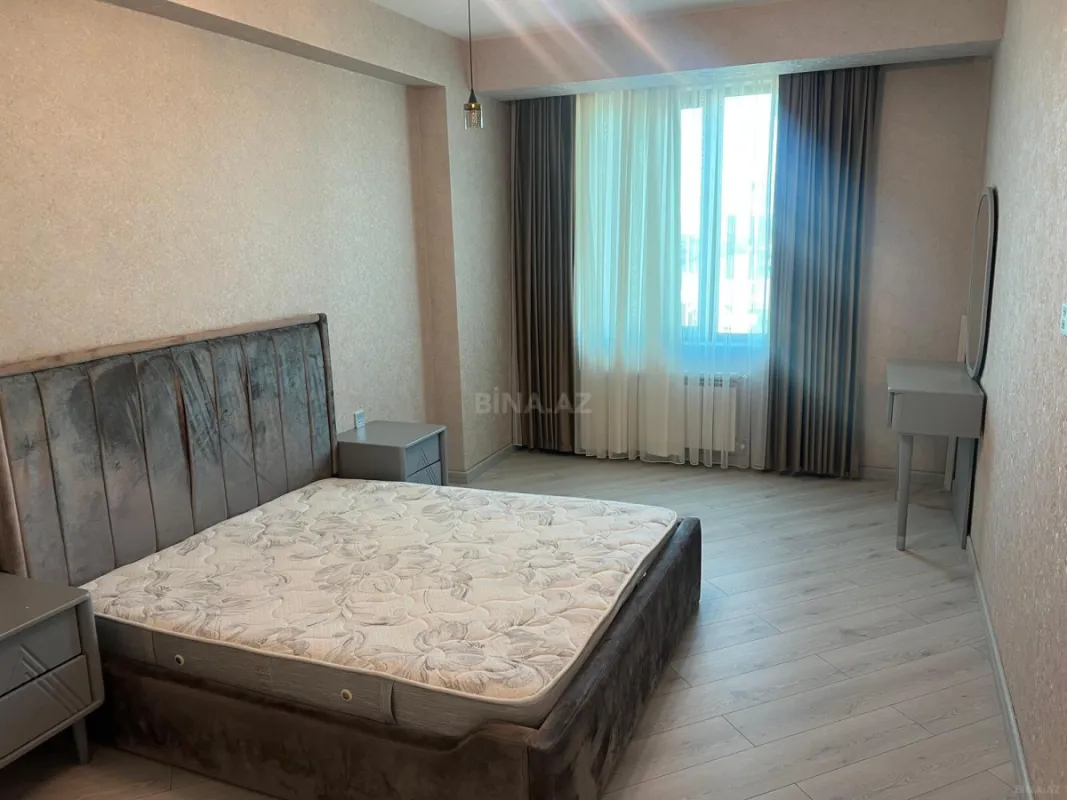 Kirayə verilir 2 otaqlı mənzil 93 m²