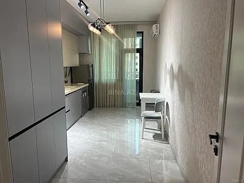 Kirayə verilir 2 otaqlı mənzil 93 m²