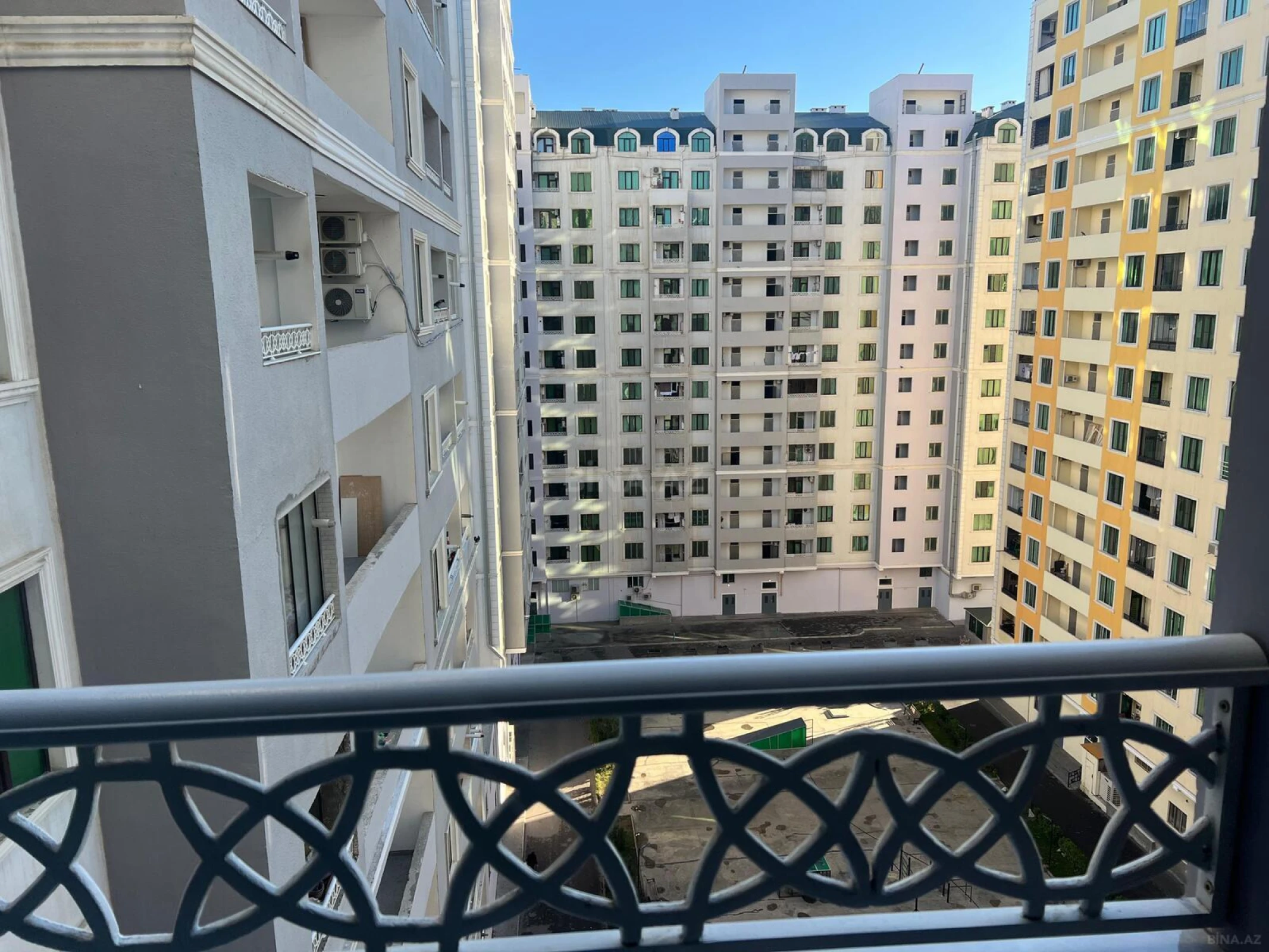 Kirayə verilir 2 otaqlı mənzil 93 m²