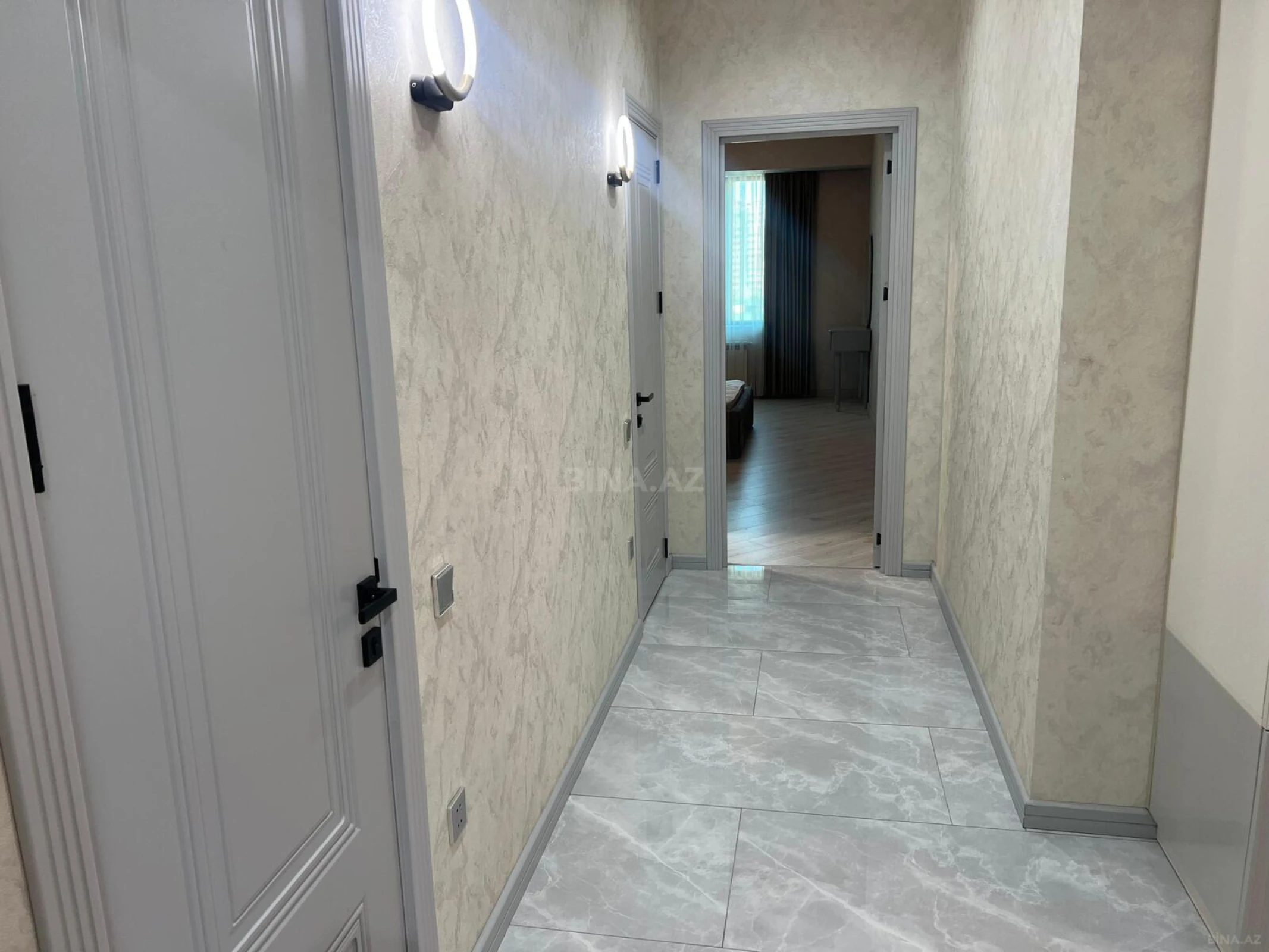 Kirayə verilir 2 otaqlı mənzil 93 m²