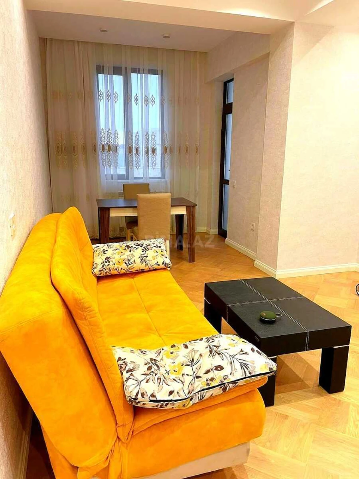 Satılır 2 otaqlı mənzil 70.5 m²