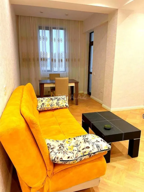 Satılır 2 otaqlı mənzil 70.5 m²