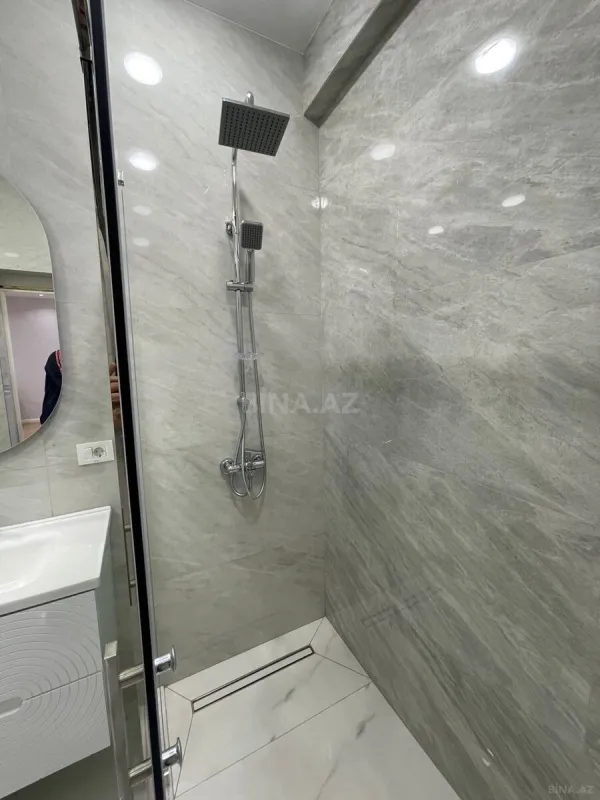 Satılır 2 otaqlı mənzil 70.5 m²