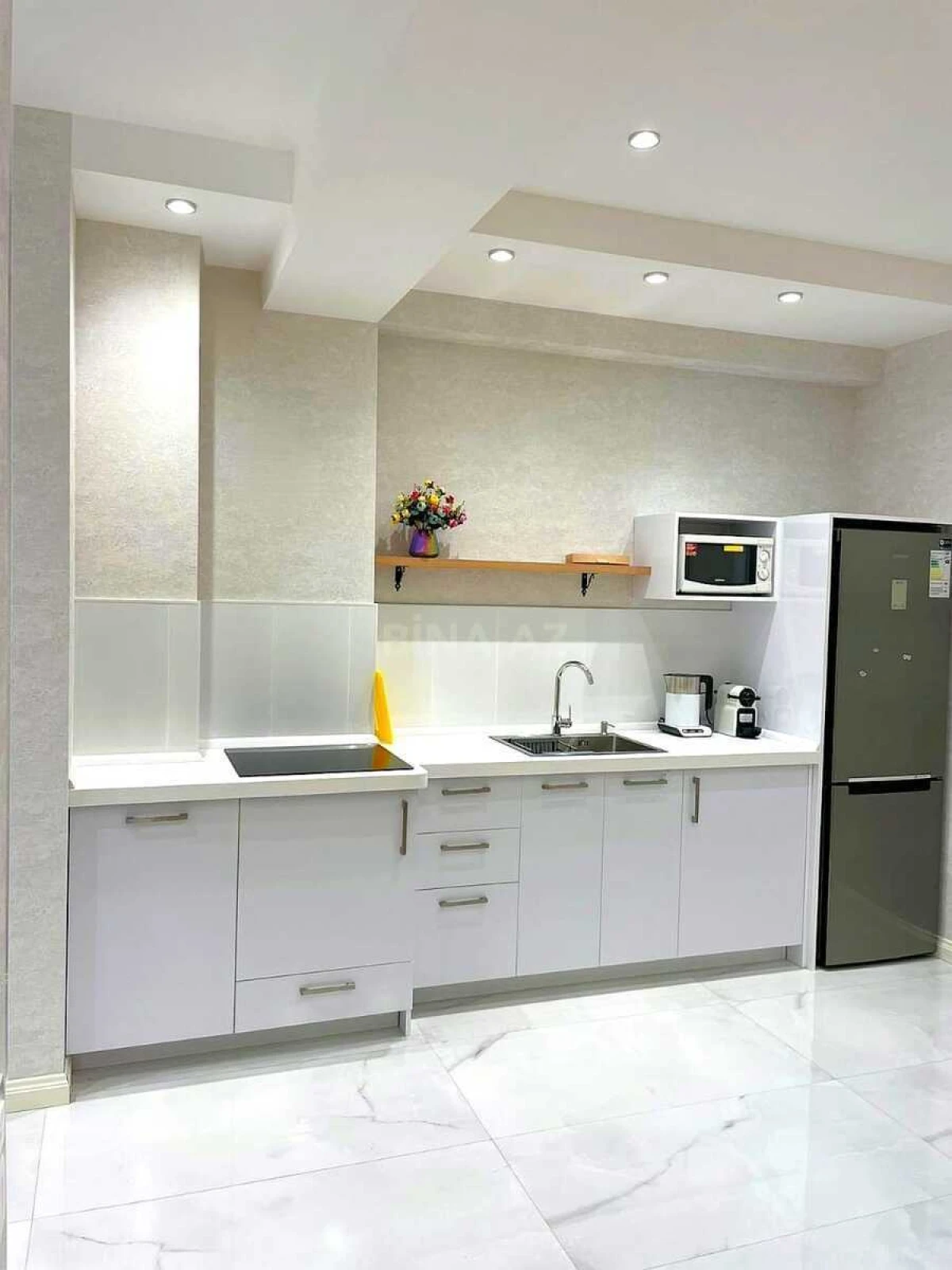 Satılır 2 otaqlı mənzil 70.5 m²