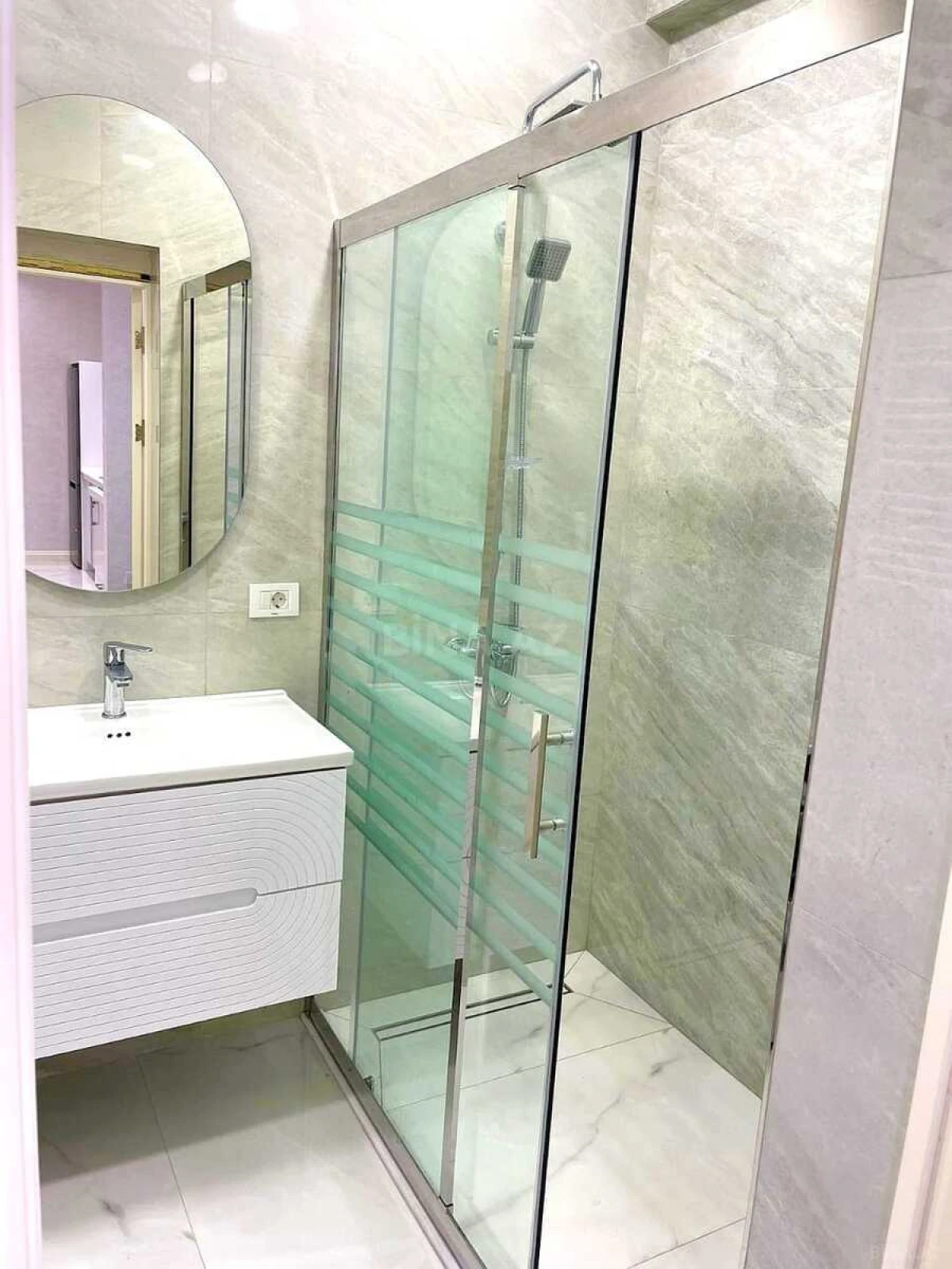 Satılır 2 otaqlı mənzil 70.5 m²