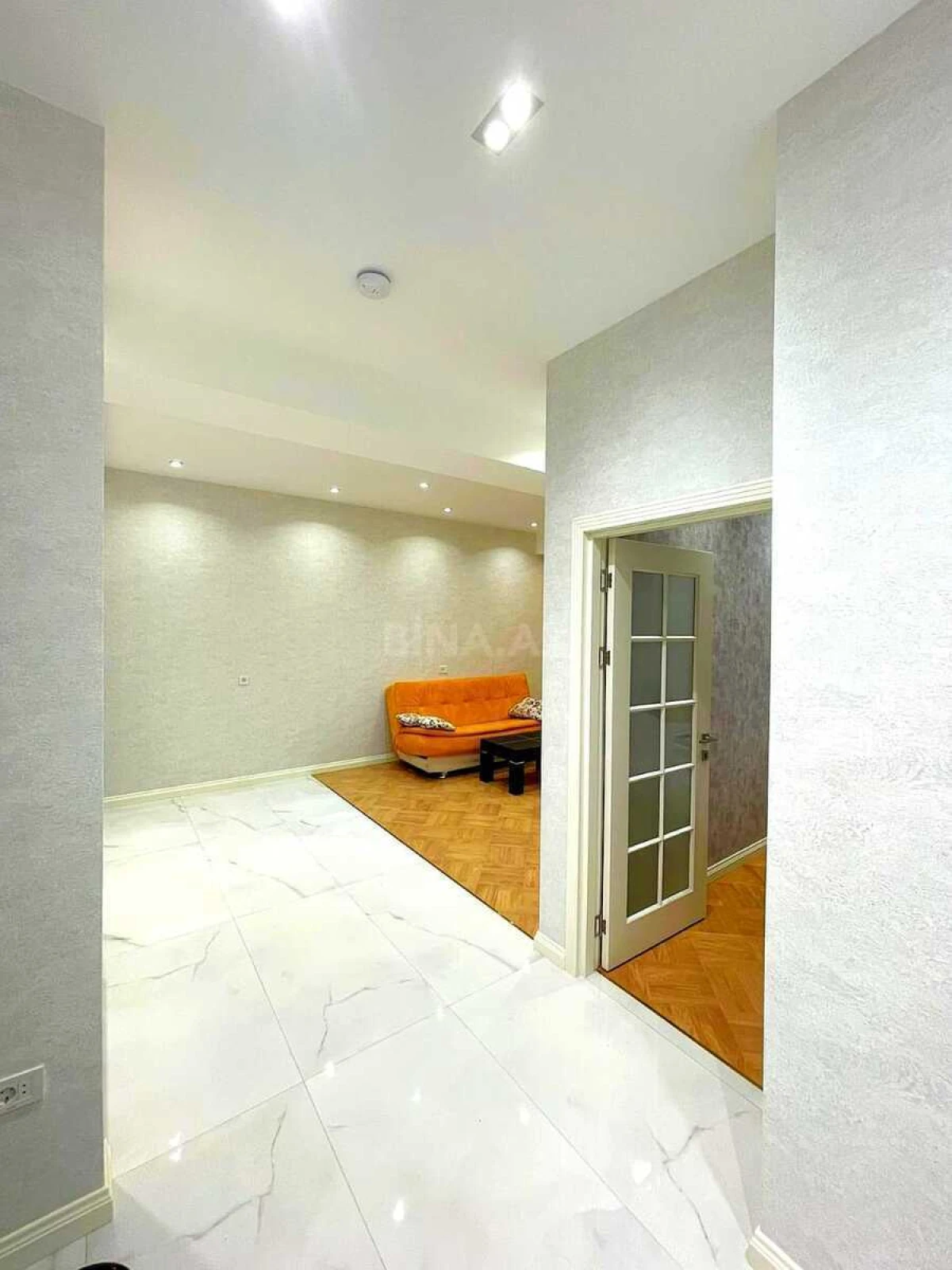 Satılır 2 otaqlı mənzil 70.5 m²