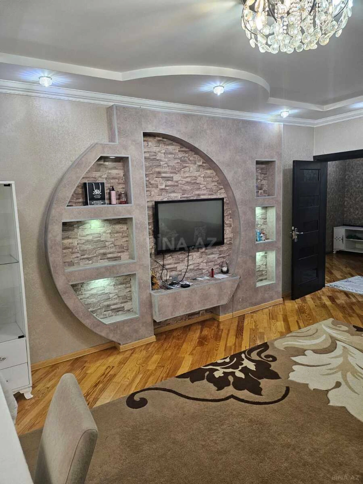 Kirayə verilir 2 otaqlı mənzil 75 m²