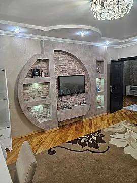 Kirayə verilir 2 otaqlı mənzil 75 m²