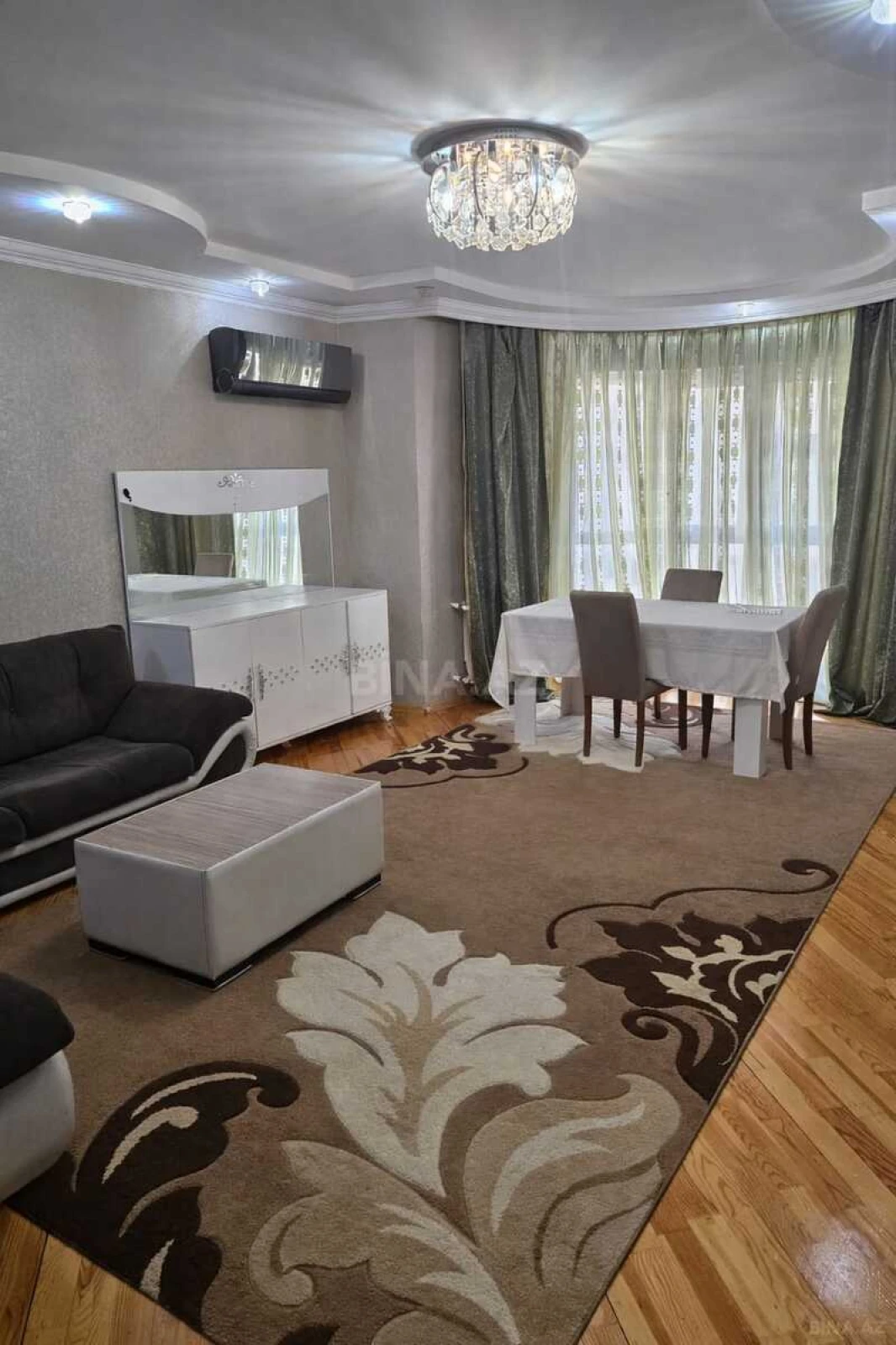Kirayə verilir 2 otaqlı mənzil 75 m²