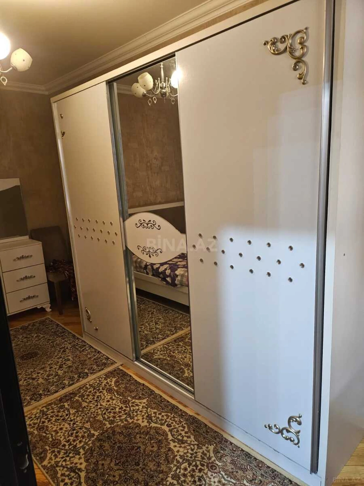Kirayə verilir 2 otaqlı mənzil 75 m²