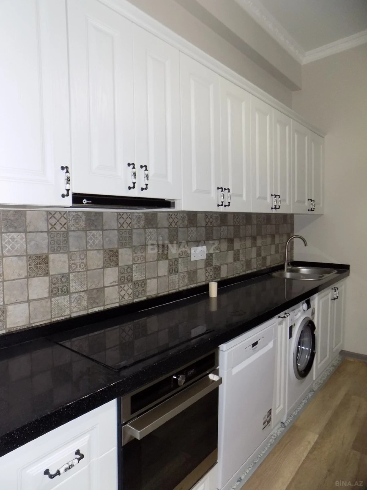 Kirayə verilir 3 otaqlı ofis 140 m²