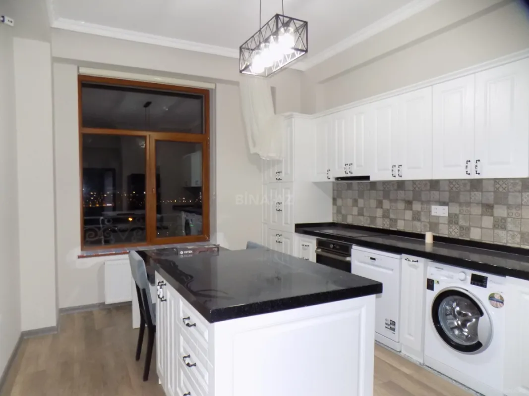 Kirayə verilir 3 otaqlı ofis 140 m²