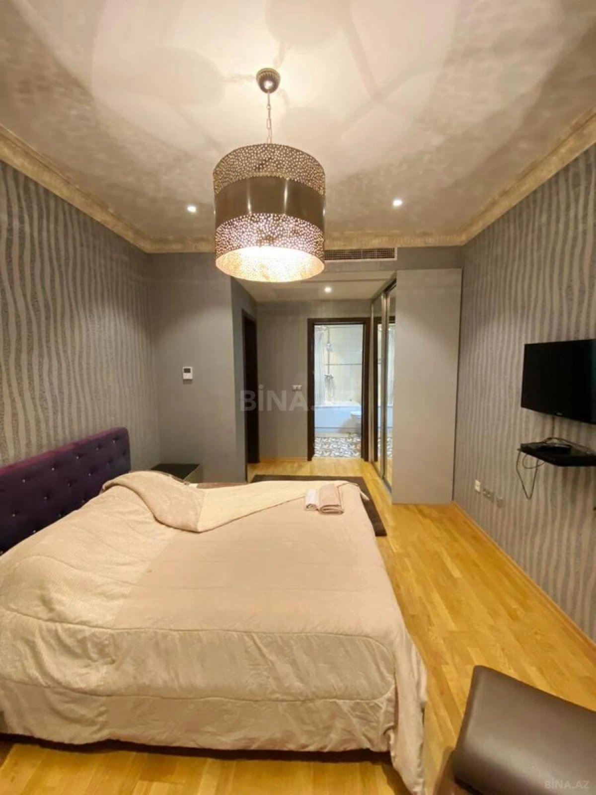 Kirayə verilir 2 otaqlı mənzil 90 m²