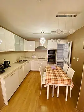 Kirayə verilir 2 otaqlı mənzil 90 m²