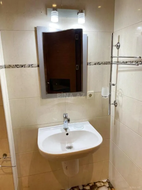 Kirayə verilir 2 otaqlı mənzil 90 m²