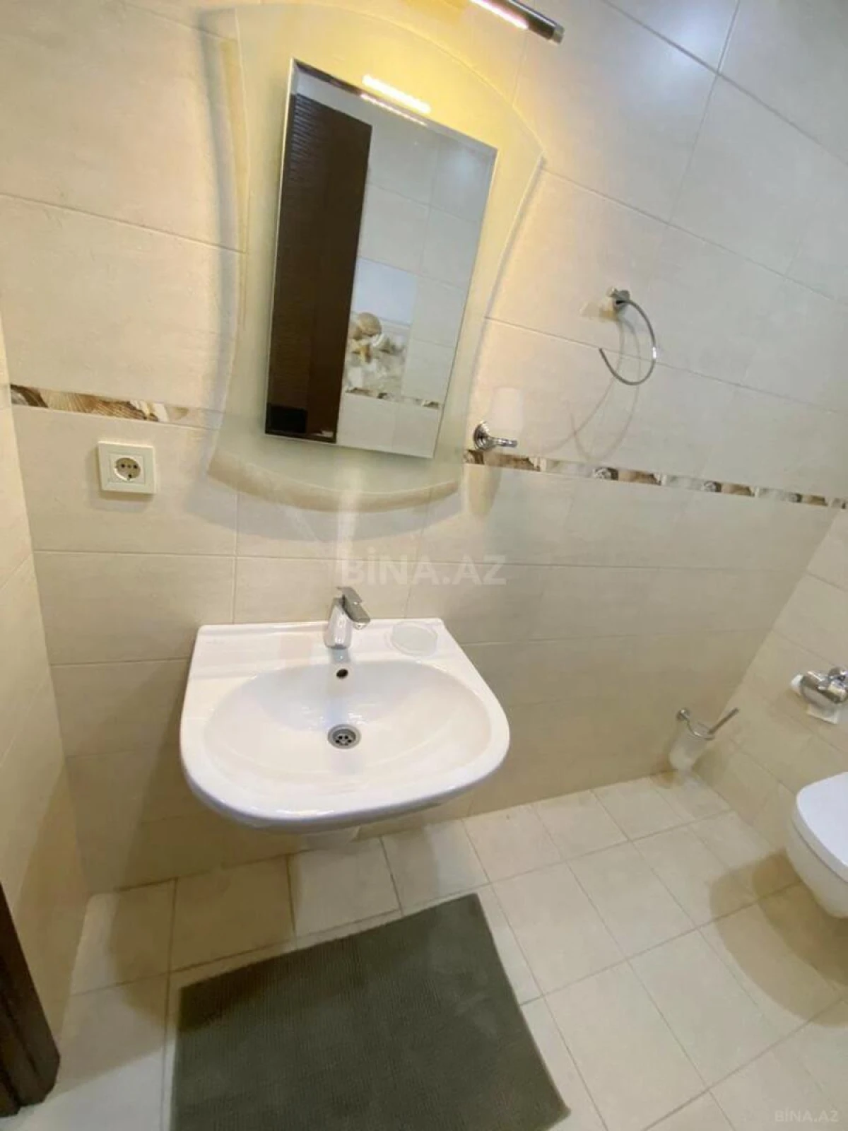 Kirayə verilir 2 otaqlı mənzil 90 m²