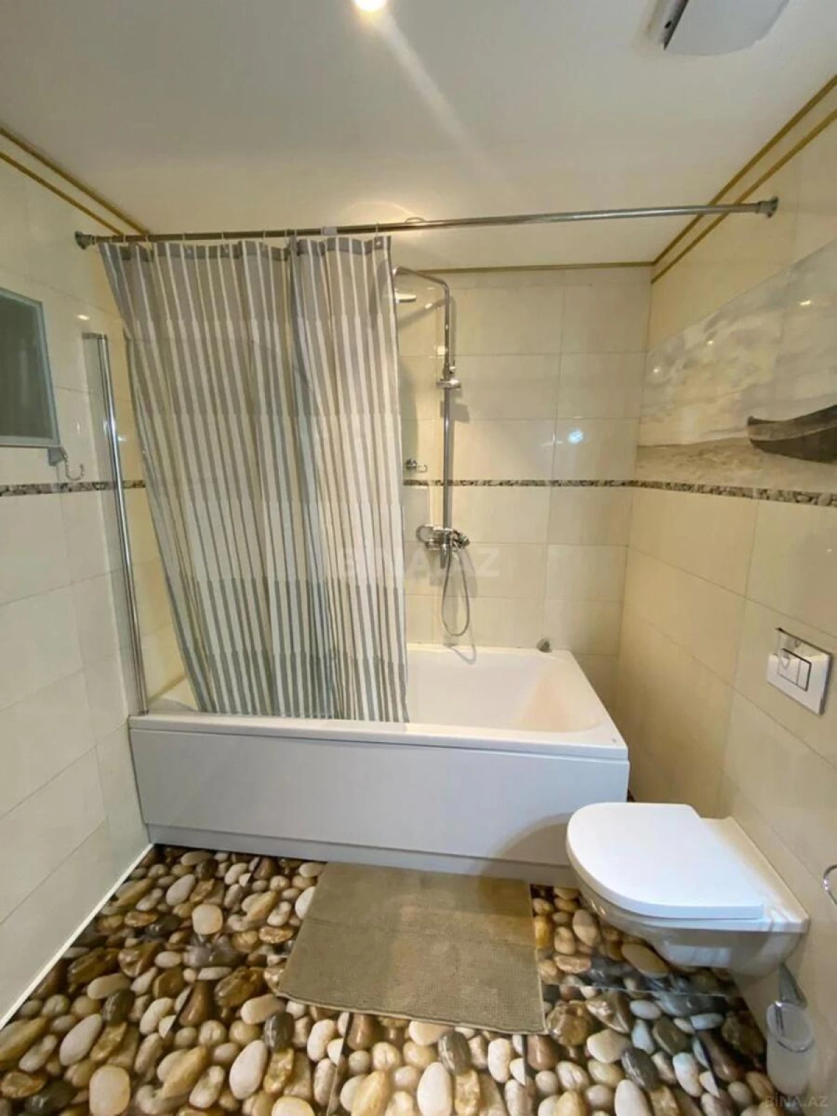 Kirayə verilir 2 otaqlı mənzil 90 m²