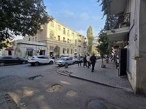 Satılır 3 otaqlı mənzil 92 m²