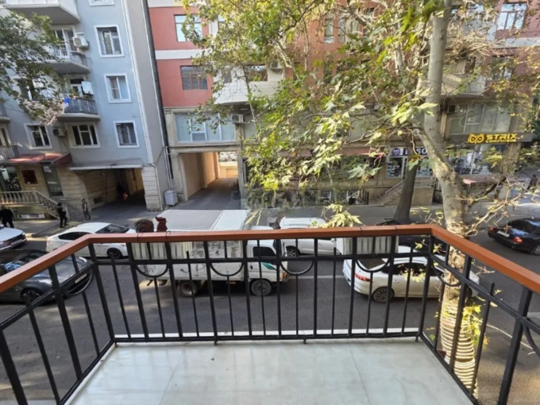 Satılır 3 otaqlı mənzil 92 m²