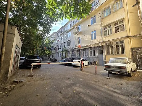 Satılır 3 otaqlı mənzil 92 m²