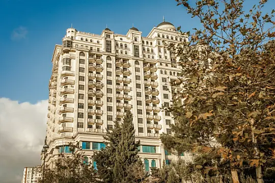 Satılır 4 otaqlı mənzil 147.8 m²