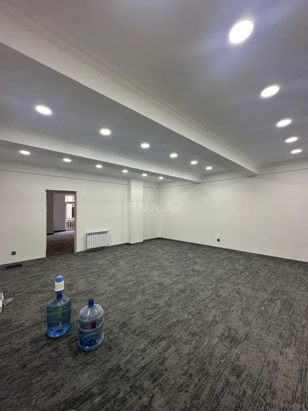 Kirayə verilir 11 otaqlı ofis 500 m²