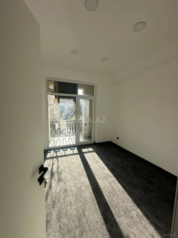 Kirayə verilir 11 otaqlı ofis 500 m²